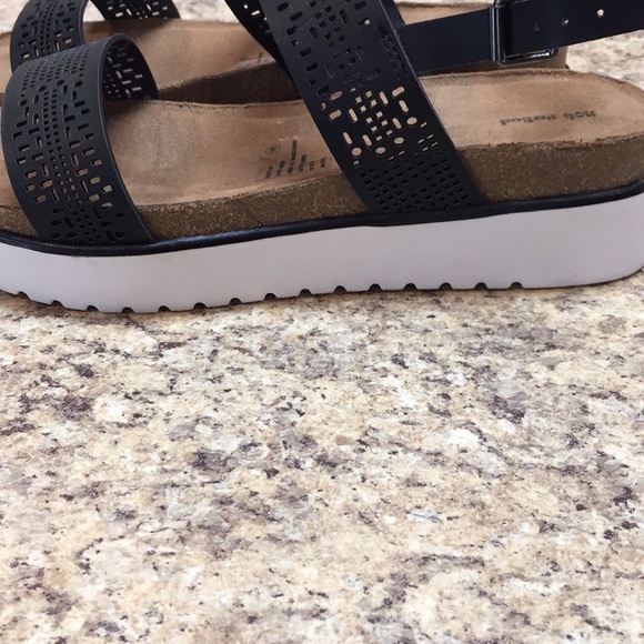 NOT RATED Platform Sandals - Picture 4 of 8